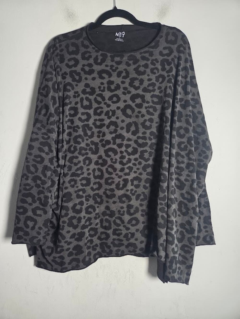 PLANET by Lauren G Grey Cheetah Print 100% Pima Cotton Sweatshirt size One Size